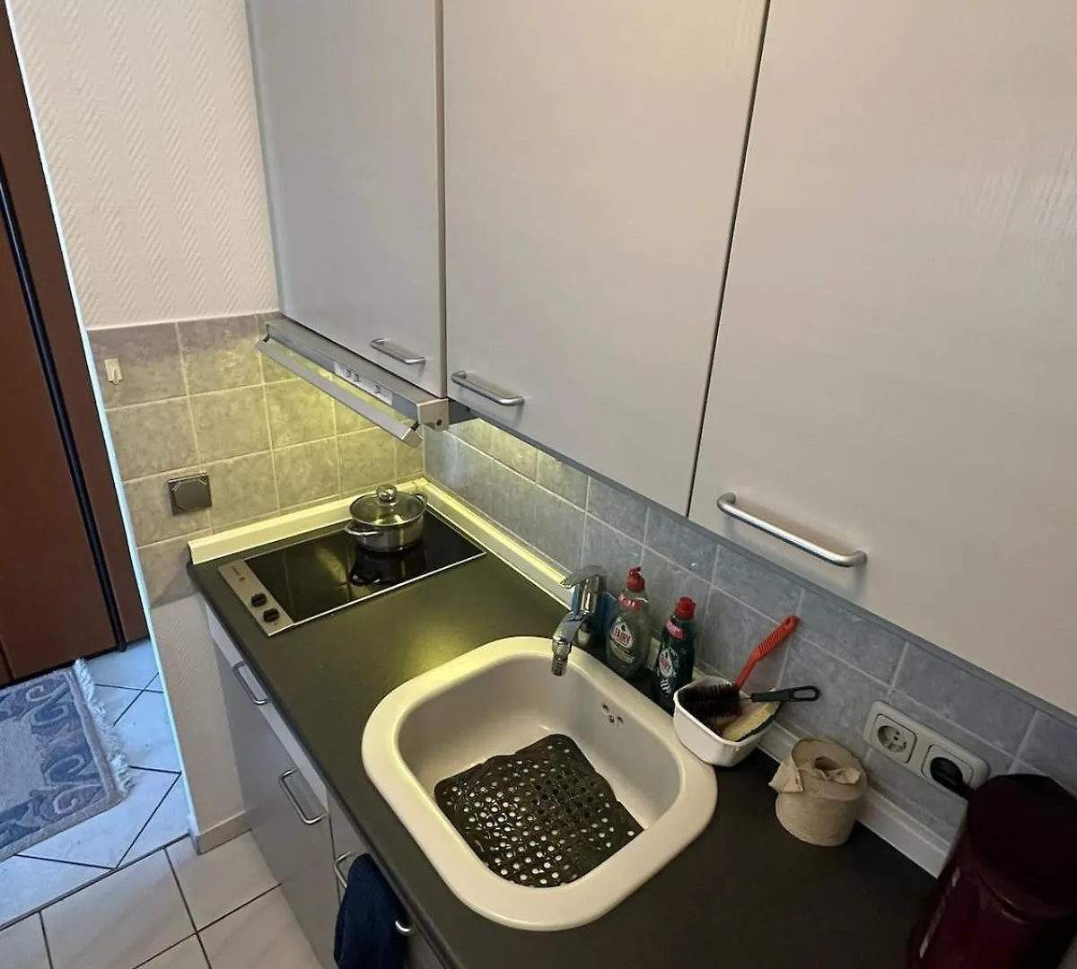 Middle Of Frankfurt - High Tech Business Studio - Move-In - Ideal For Single Business Person Frankfurt am Main Germany
